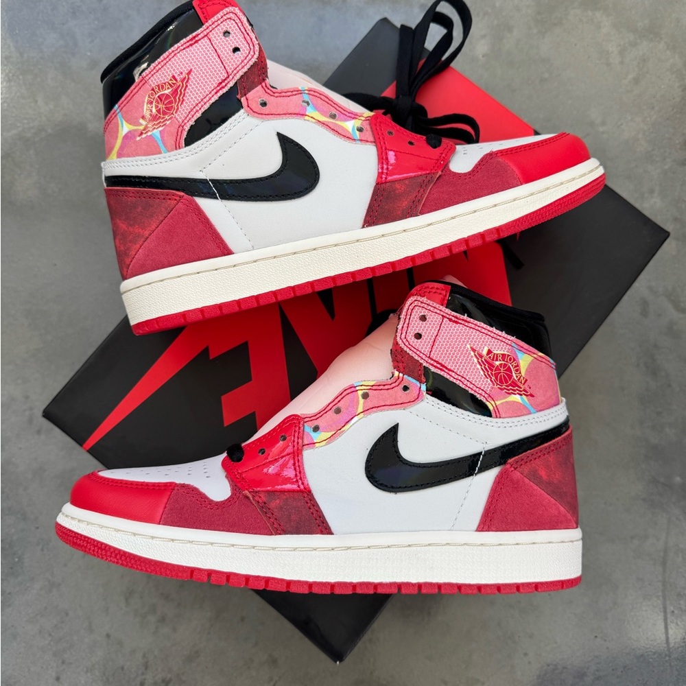 Jordan 1 Retro High OG
Spider-Man Across the Spider-Verse
